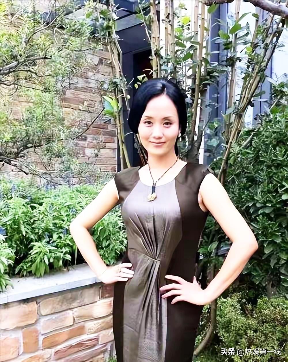 【59岁被骂“为老不尊”？住上海豪宅的她，才是清醒大女主！】

谁能想到，那个在