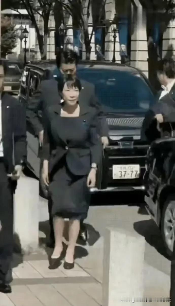 日本政客对于日期的印记是刻骨铭心的。安倍曾经坐731牌子的飞机，高市作为安倍的拥