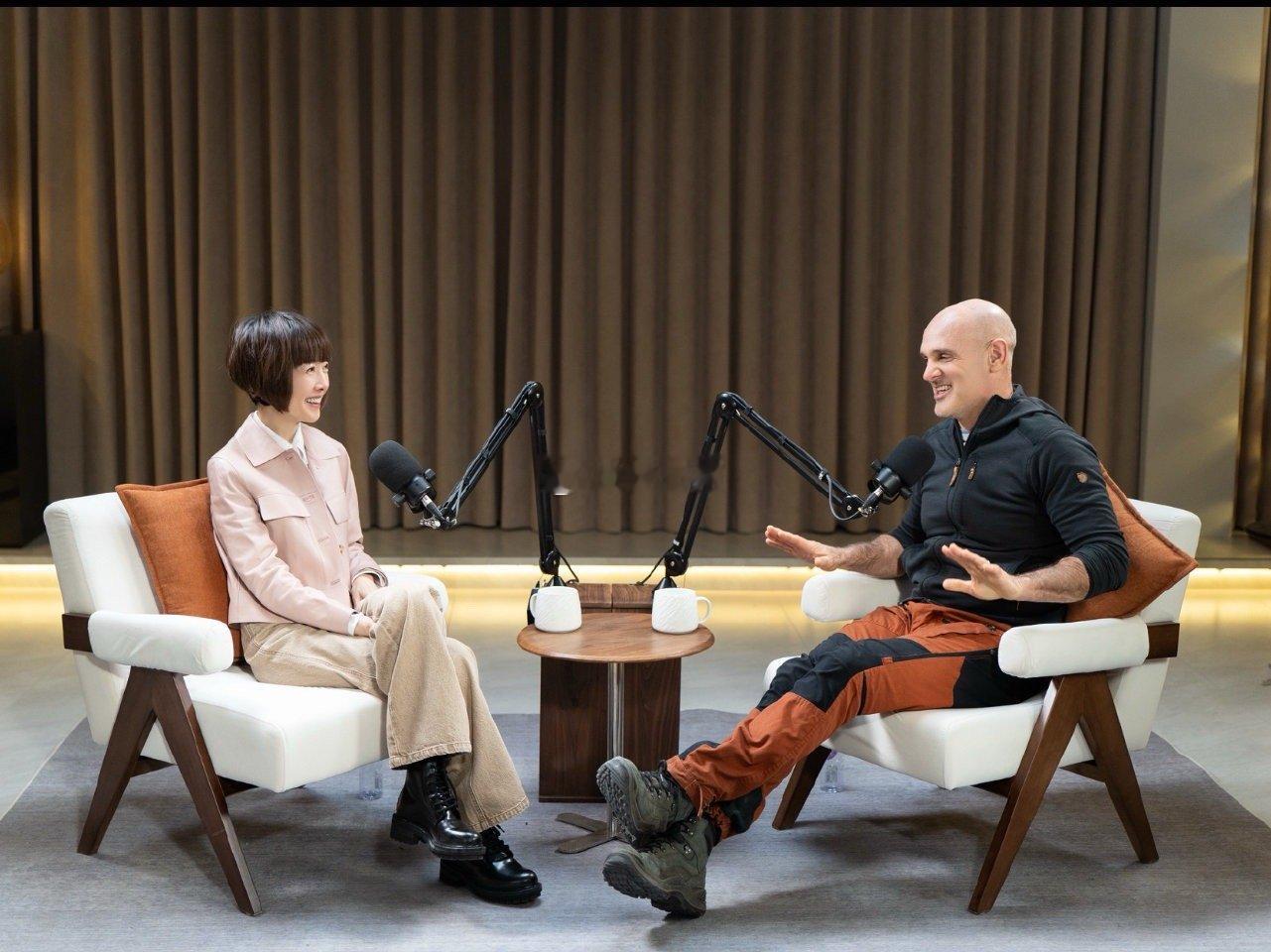 德爷一到北京便给自己买了条秋裤从亚马逊到北京，德爷的生存挑战首次败给天气！看他认