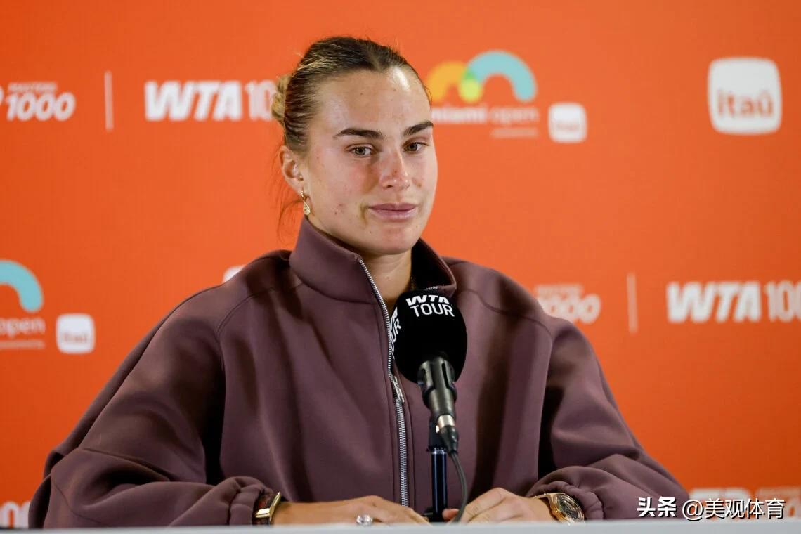 萨巴伦卡是如何赞扬郑钦文的？

萨巴伦卡在对阵中国球星郑钦文的比赛中拥有统治性的