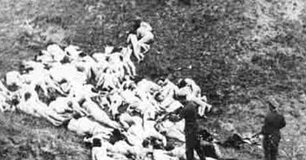 1941年，一群犹太居民被带到帕茹斯特森林，正当她们将要被处决时，立陶宛民兵成员