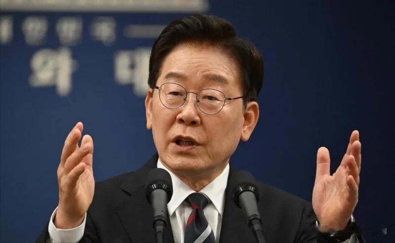 韩国海警厅发布通报，

9月12日，韩国中部海洋警察发布通报厅称：海警星期四（1
