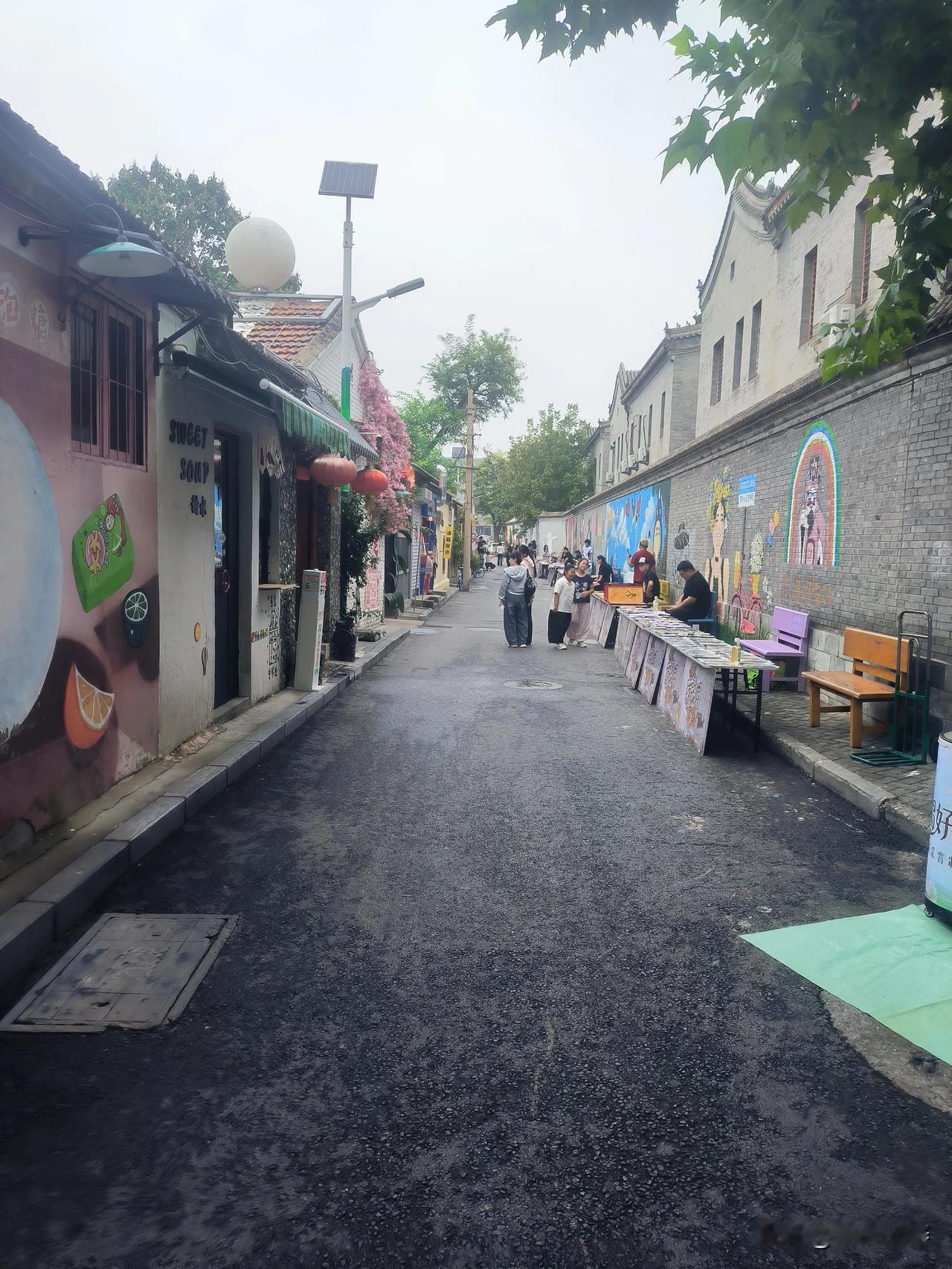 中秋节当天，保定网红街——省府前街游客寥寥。