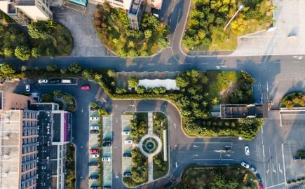一所大专院校，毕业生就业率能连续多年保持在98%以上？超六成学生进的是规模以上企