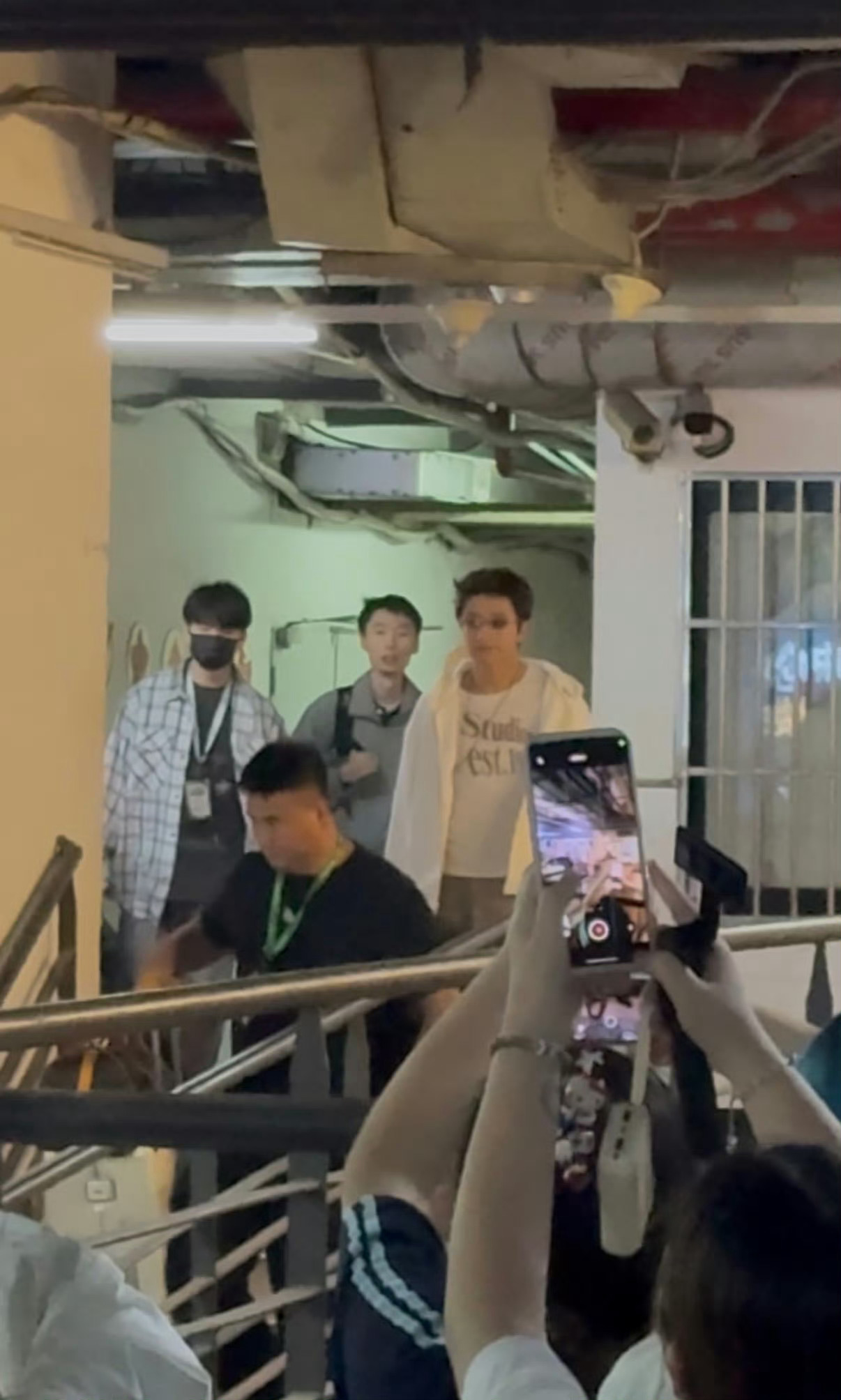 在说唱巅峰没有不癫的义务路透真的是给我看兴奋了，怎么感觉大家精神状态都很颠呀，搞
