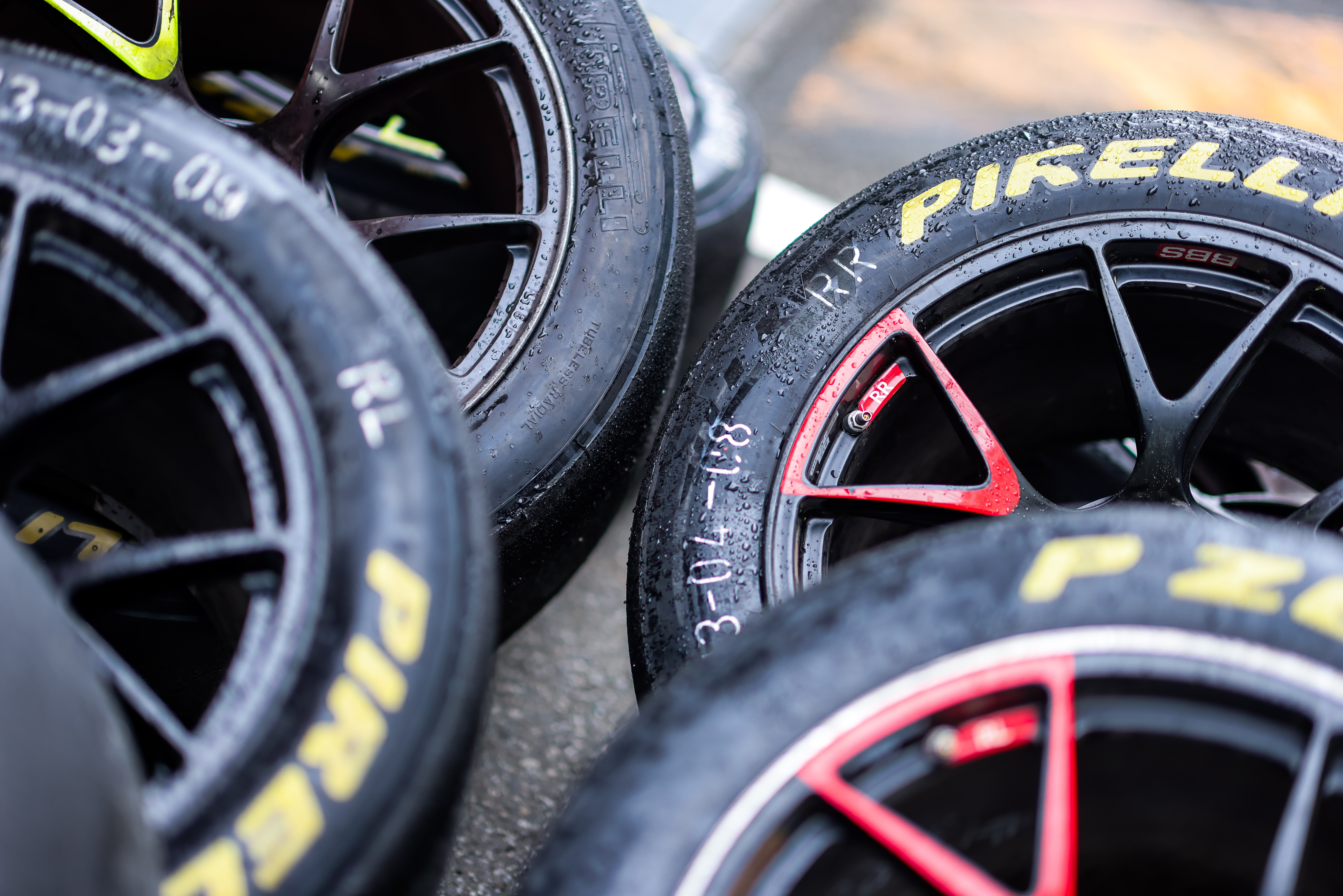 影下 FUJI SPEEDWAY in PIT[淡淡的] ​​​