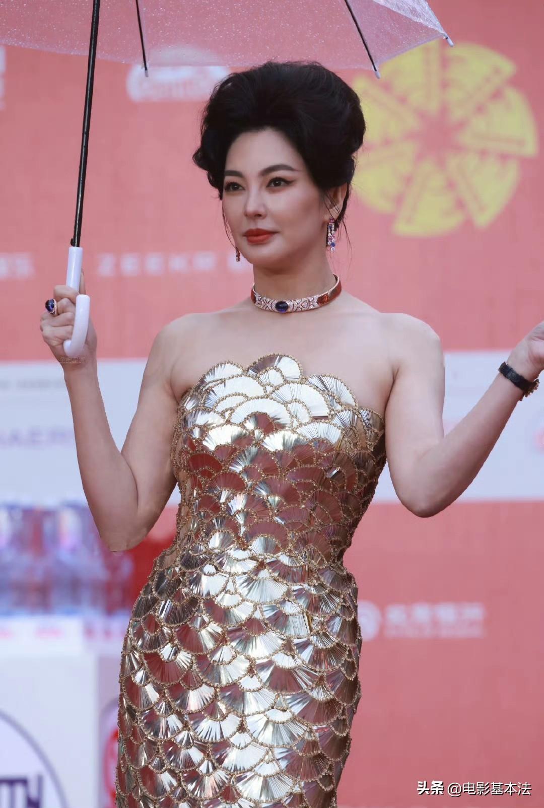 张雨绮又怀孕了，如果消息属实，那她就是在挑战我们的社会法律和诚信底线，理由很简单