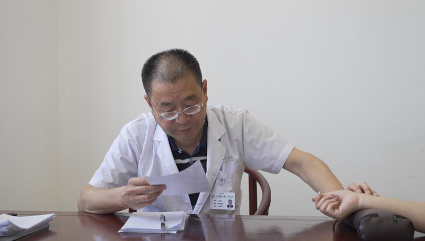 【长期失眠，身体会发生4个变化，你能接受吗？】
 
1、记忆力会下降
 
众所周
