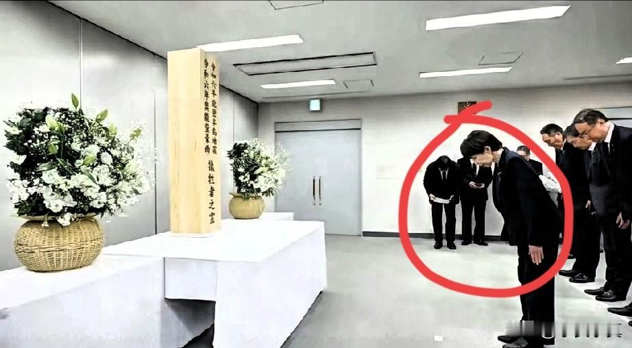 死了，昨天的事。高市首相：全体日本政客集体默哀深刻缅怀