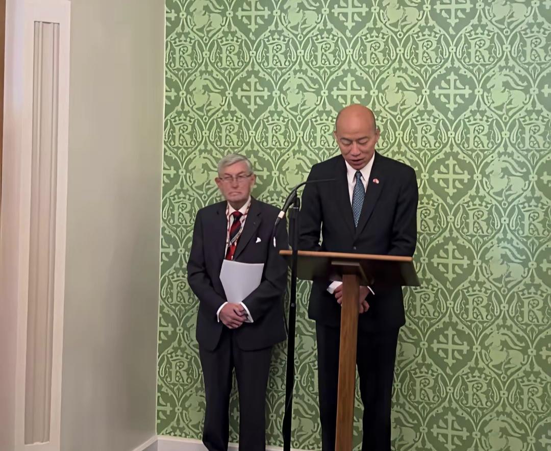 韩国瑜欧洲高调喊绝不投降，遇美国表态立刻沉默回避。

结束欧洲行程的韩国瑜，此前