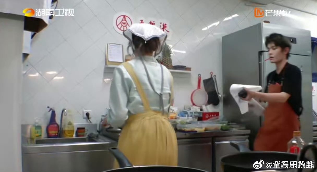 丁禹兮超绝老公感 中餐厅中餐厅名场面 谁还没被小丁在中餐厅的表现圈粉？订单激增的