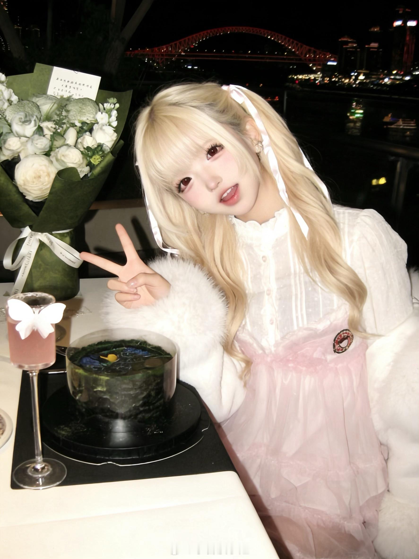 谢谢你带我出去玩，给我拍漂亮的照片，把我喂的饱饱的，情绪好好的，和你在一起我很幸