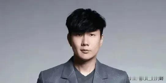 😮哇哦！林俊杰又陷入舆论风波啦！有网友爆他介入自己与女友感情还称有私密视频。结