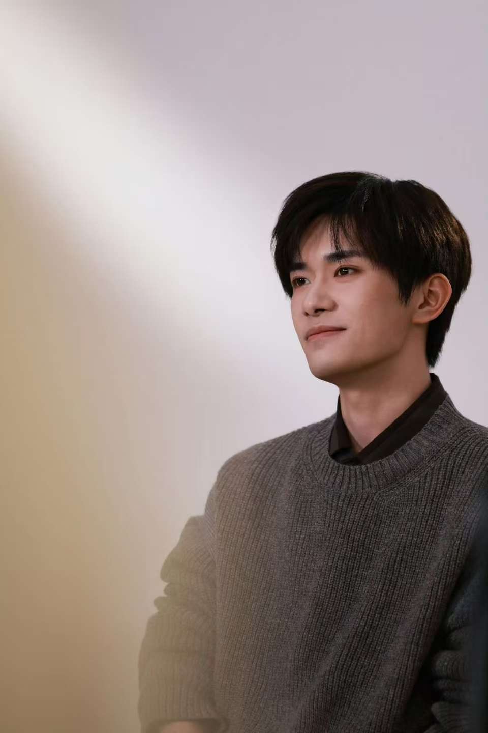 易烊千玺透过点滴叙述，体会精益求精的创作之心。