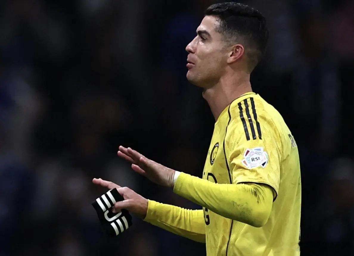 重磅！40岁C罗拒绝为利雅得胜利出战 不满沙特联赛老板：偏袒对手2月2日凌晨，多