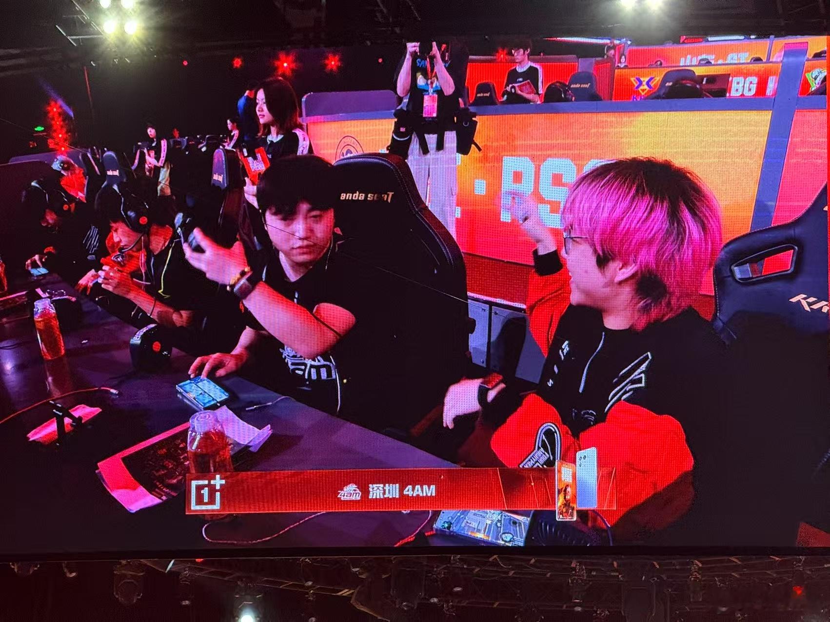 恭喜4AM今天首局PEL季后赛就五个淘汰吃鸡，KSG吒宝四个淘汰再获MVP！4A