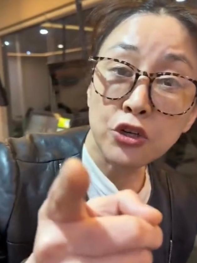 上海一家酒店的健身房里，一名女子因为宝妈轻声叫了一下自己的女儿，当场破口大骂，手