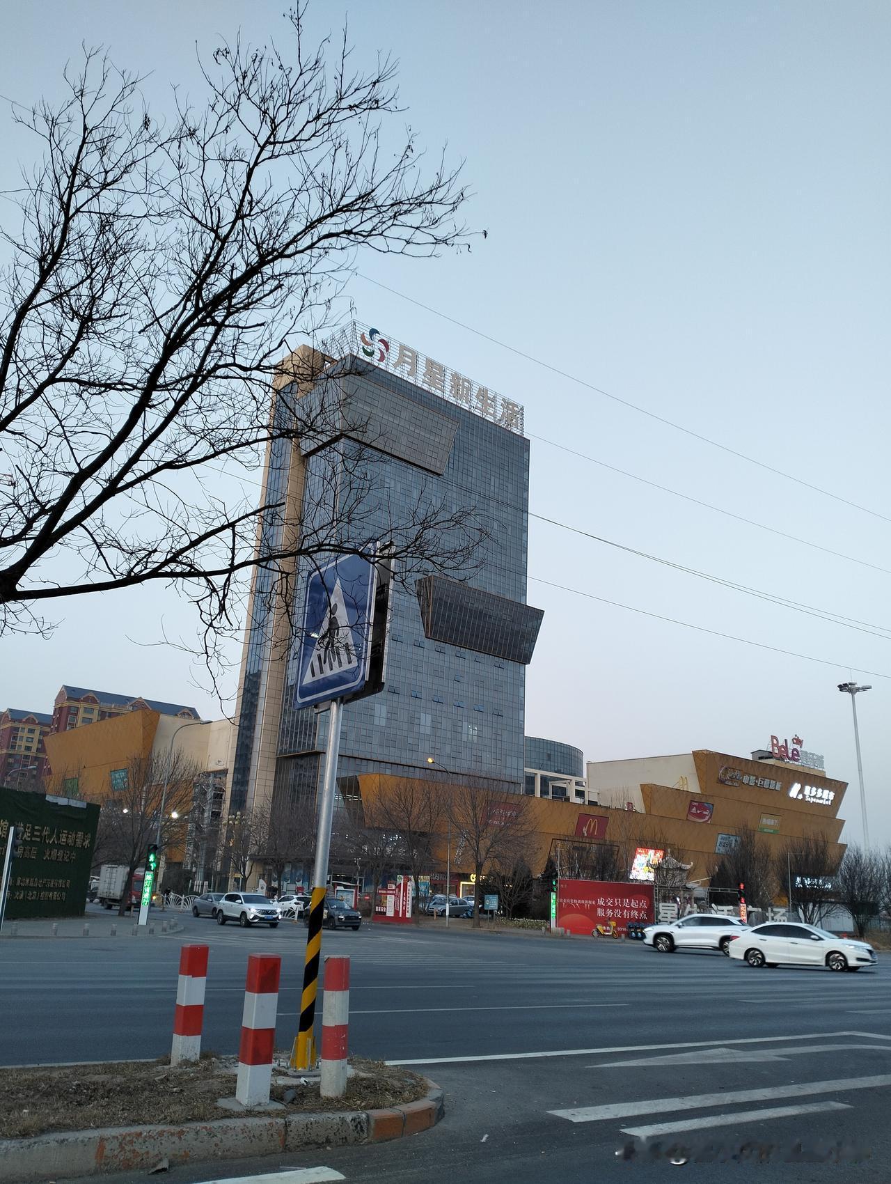 一路山色，随手拍一张风景照