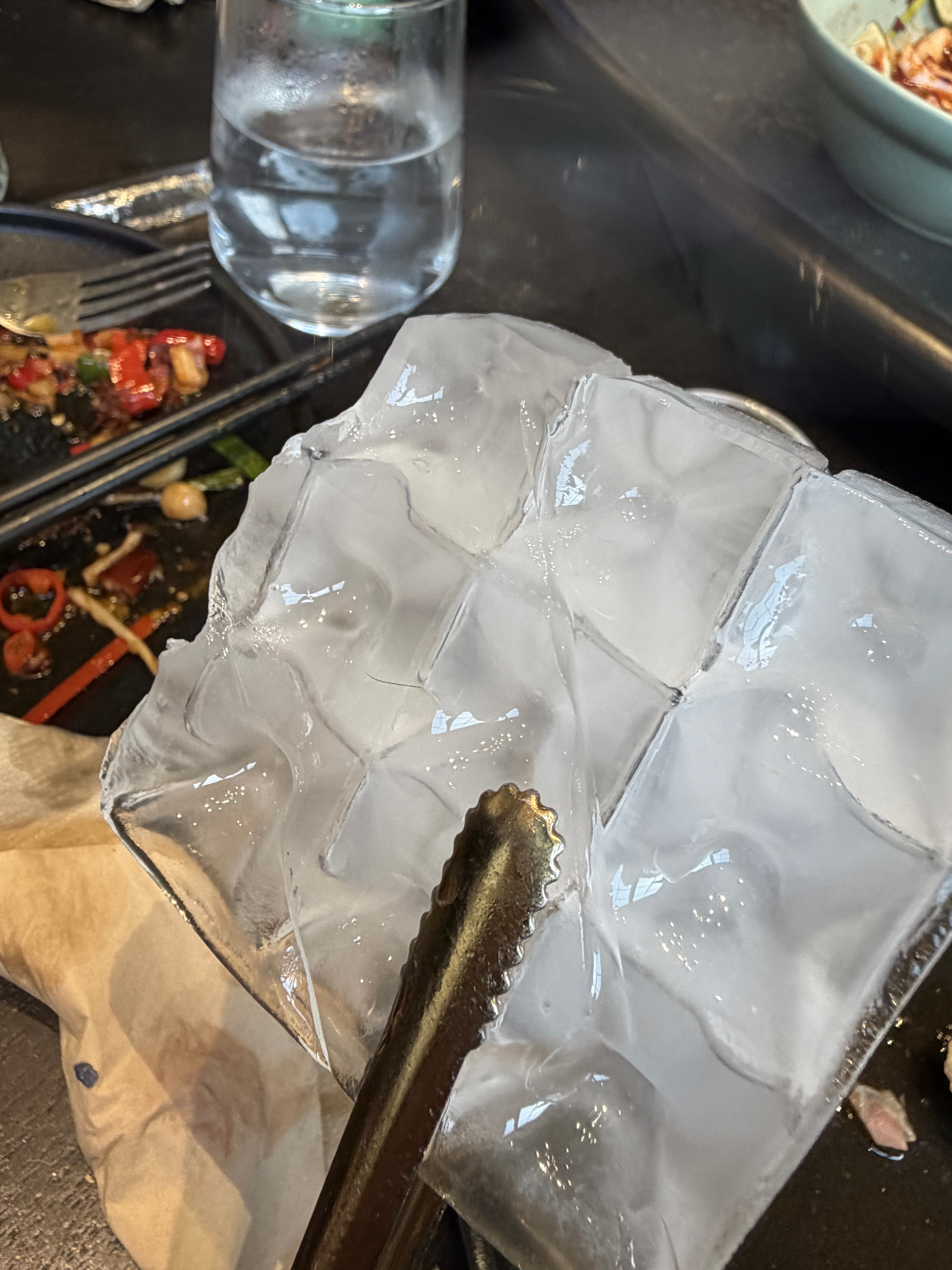 冰块里有头发，已取证📝已取餐🍱已取关🦶已取消🌻已取货☎️已取件🎒已取笑