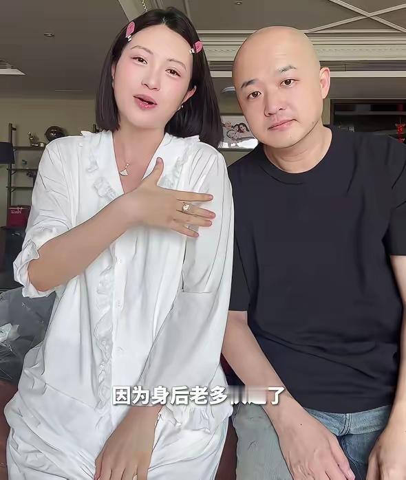 好男人包贝尔也出轨了…
接下来，不知道又是谁了？那英老公出轨 订婚出轨 包贝尔综