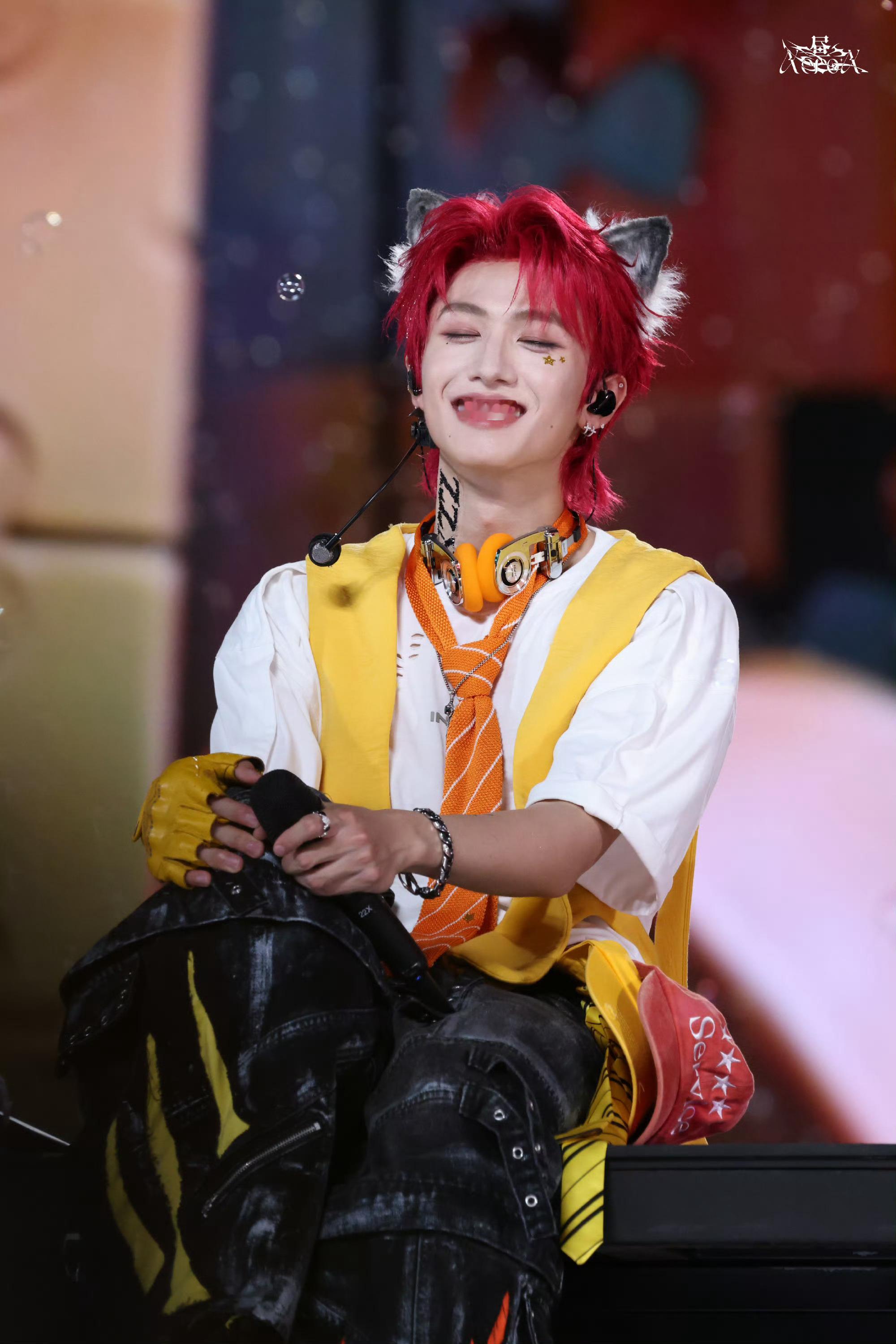 我要做朱志鑫一辈子的妈妈。。。没有任何不妈的理由。。。。。。好萌好萌好萌。朱志鑫
