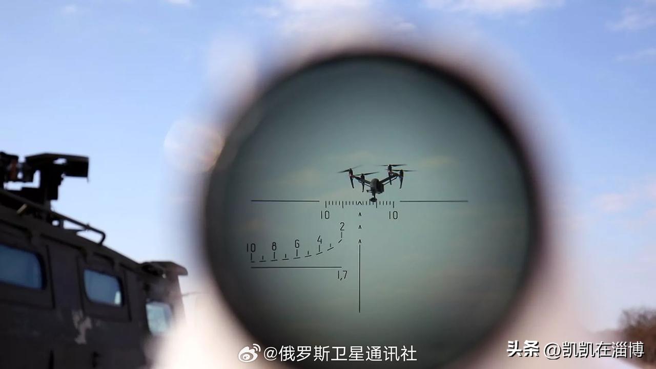 俄罗斯现在最头疼的，是乌克兰？不，俄媒最新一则消息生动诠释了“有矛就有盾”——俄