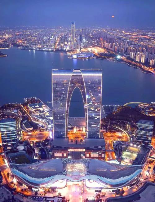 冠军都是约好的吗？
苏超决赛泰州队夺冠，赣超决赛赣州夺冠，大胆预测一下湘超，辽超