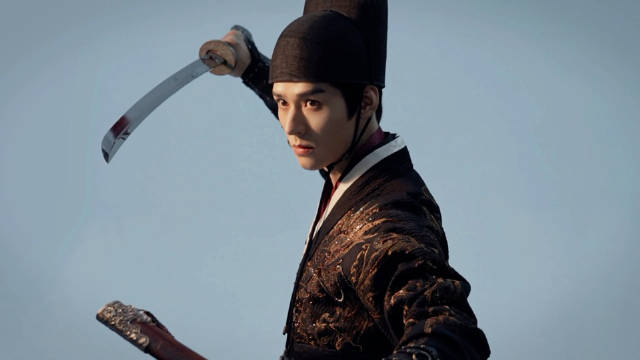 #龚俊[超话]##白衣公卿# #白衣公卿开机# 身世如枷，偏以刀锋斩荆棘！看孟剑卿/叶昭@龚俊Sim
