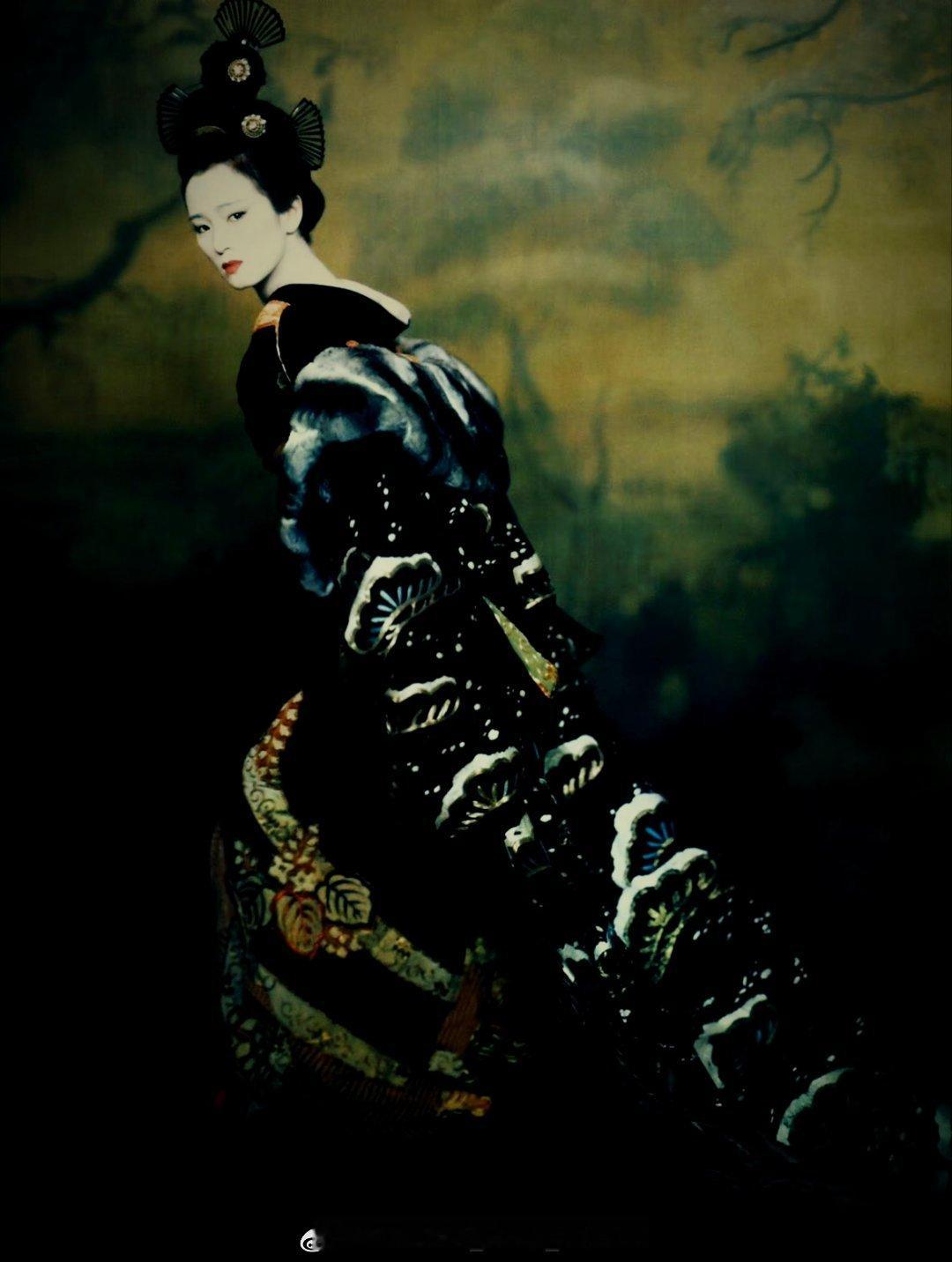 2005年，巩俐在出演《艺伎回忆录》时期拍摄的一幅写真。 