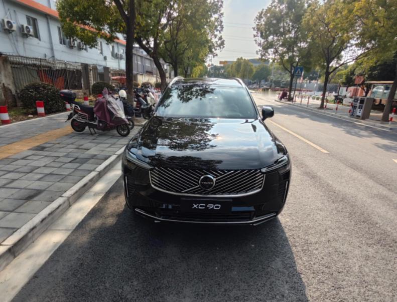 沃尔沃全新XC90提车一个月，车主分享用车感受
截止到今天，我提全新XC90已经