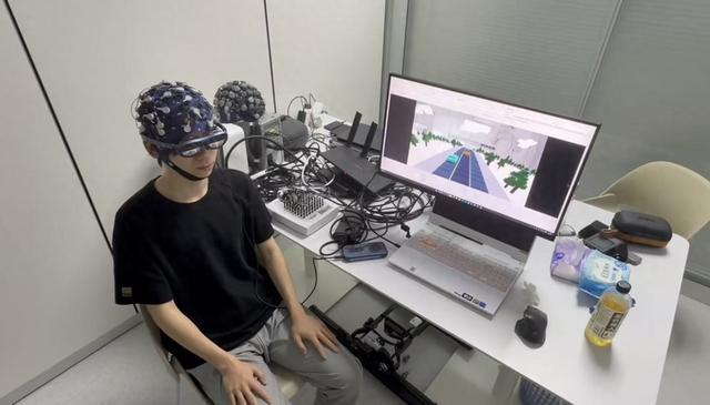 从实验室到创业公司，这群年轻人让“科幻”成为现实