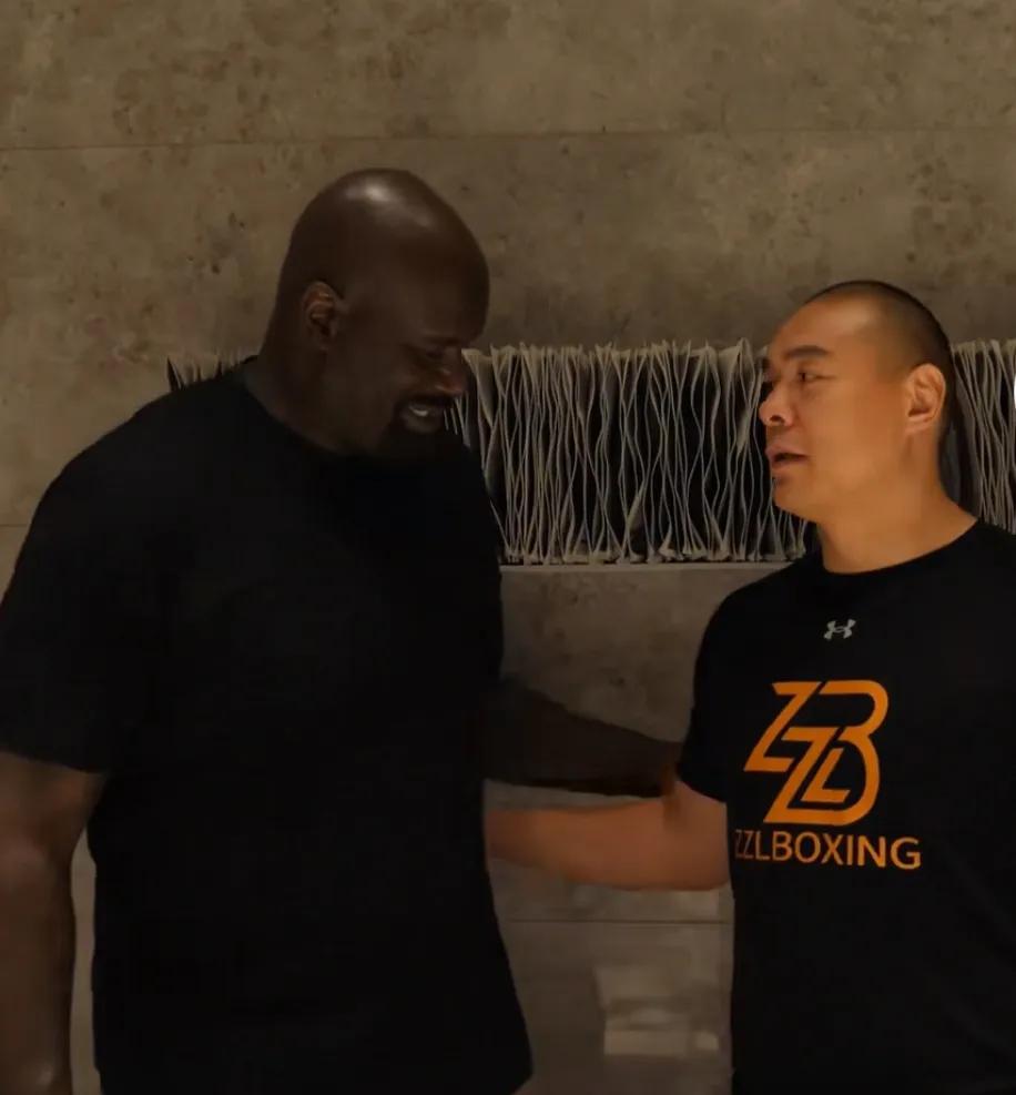 奥尼尔和张志磊相遇，他们打拳谁更厉害？

NBA名宿奥尼尔近日和拳王张志磊相遇了