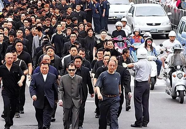 血腥砍手惨案！揭开台湾黑道黑历史：蒋家特务操盘，沦为政治夜壶
2025年1月，中