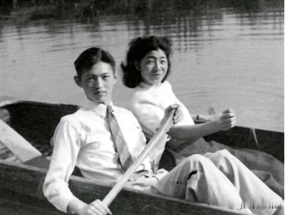 人工合成胰岛素的主要贡献者邹承鲁（李四光先生的女婿）和妻子李林两张合影，夫妻俩和