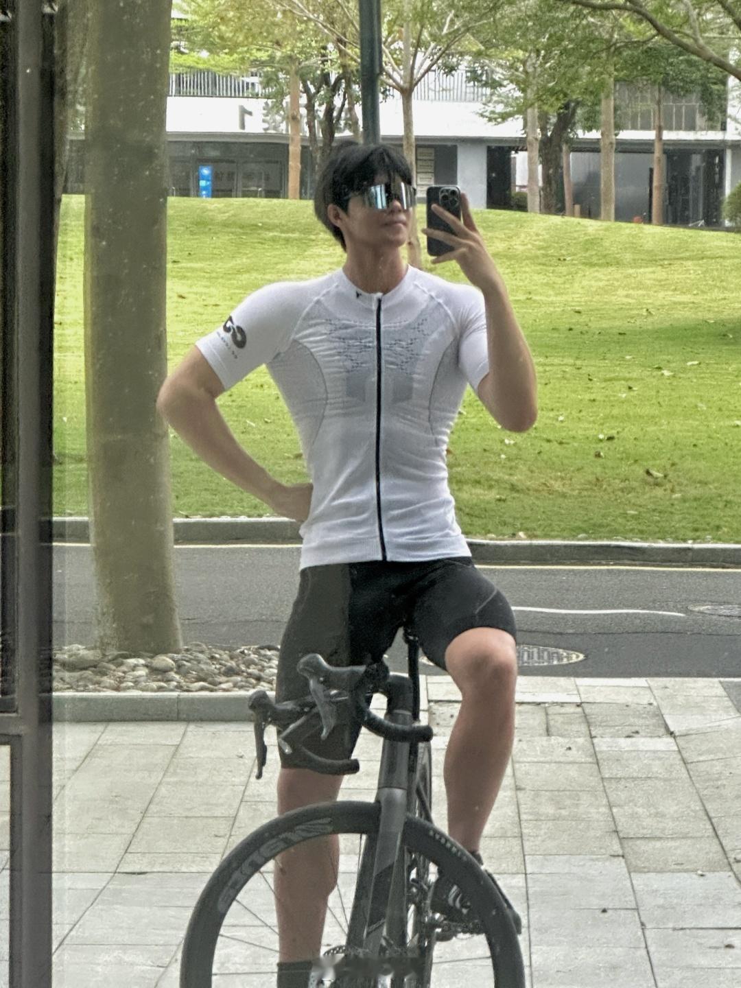 骑车的终点是你家楼下。传送门丨黄北投 ​​​