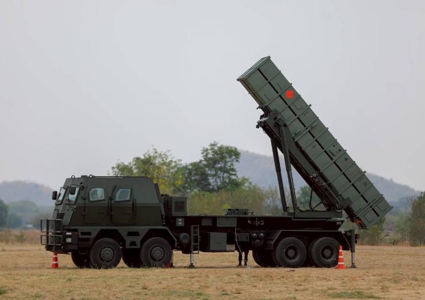 泰国陆军发布撤军照片！
这是一款国产武器，大家知道是哪个型号吗？在泰柬第一阶段边