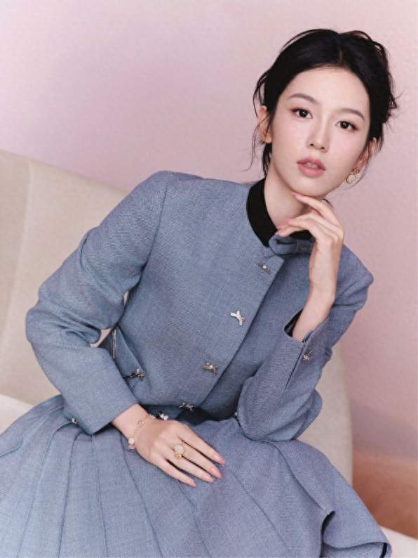 三年三提却演不好内敛戏，周也的科班功底去哪了？