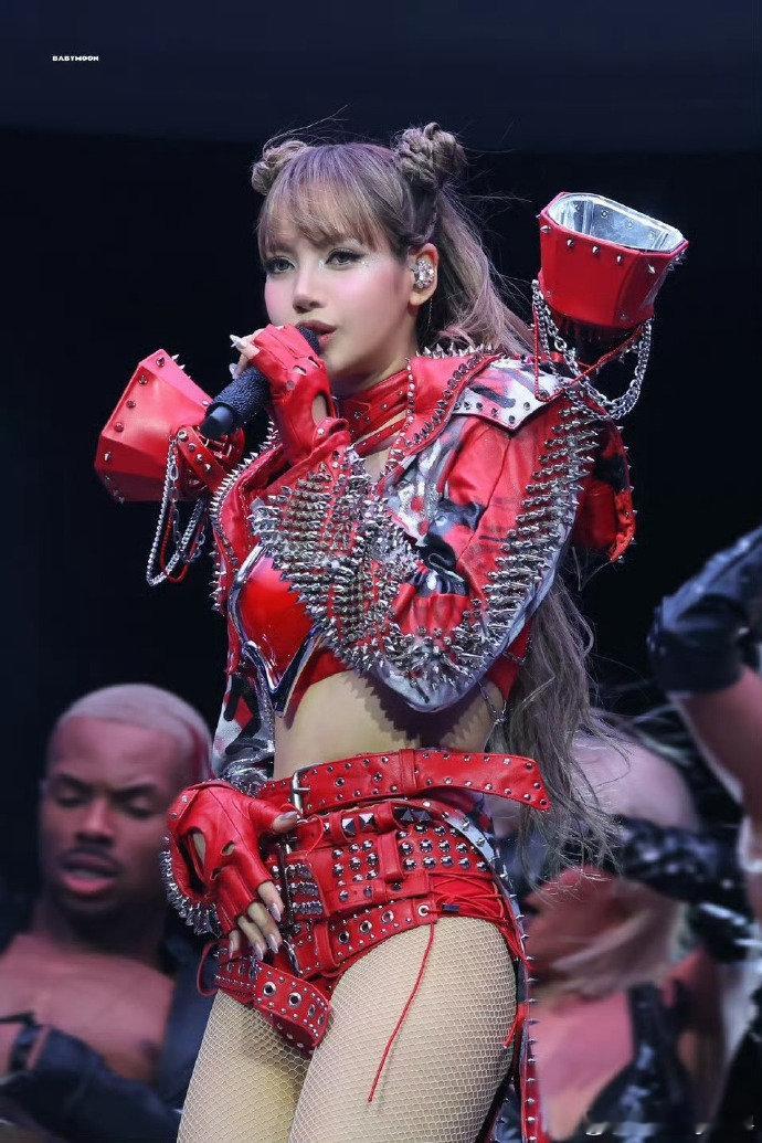 Lisa四登科切拉科切拉最大悬念揭晓！Lisa 空降 Anyma，四登舞台稳了L