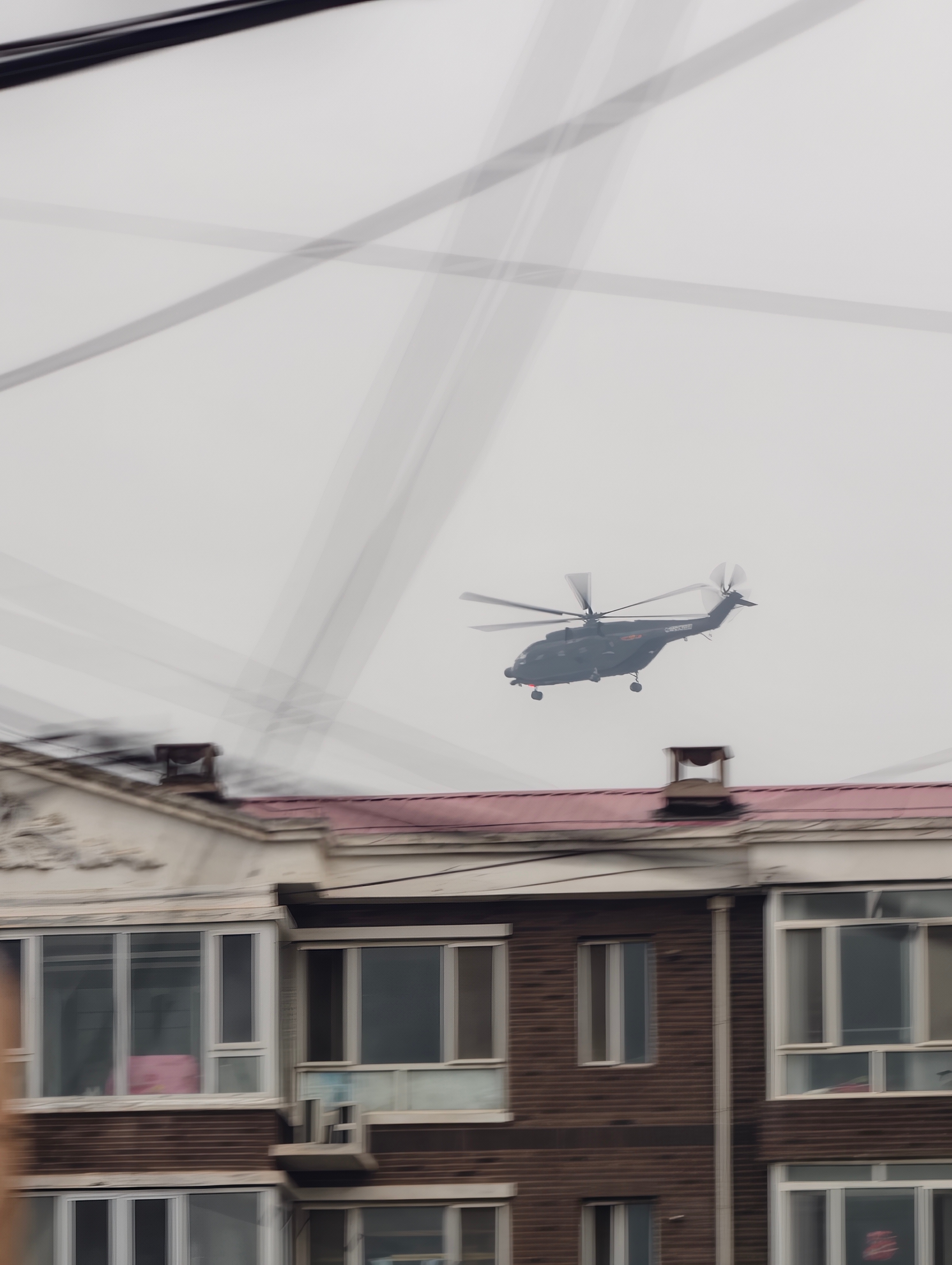 低空突击，给敌人带来惊喜 