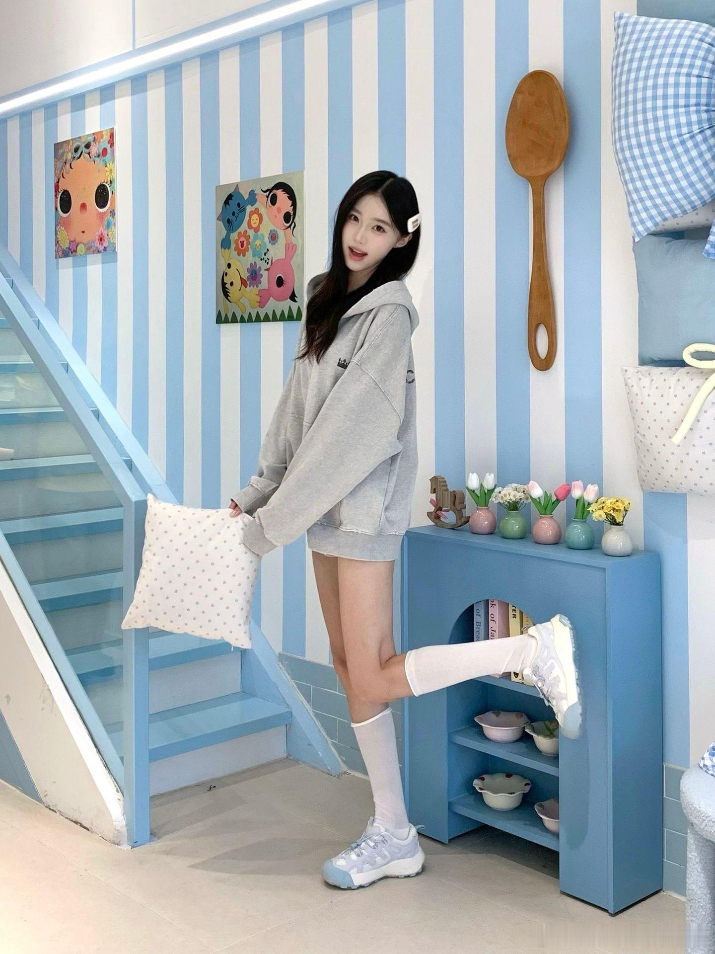 喜欢小腿袜的松弛感 ​​​