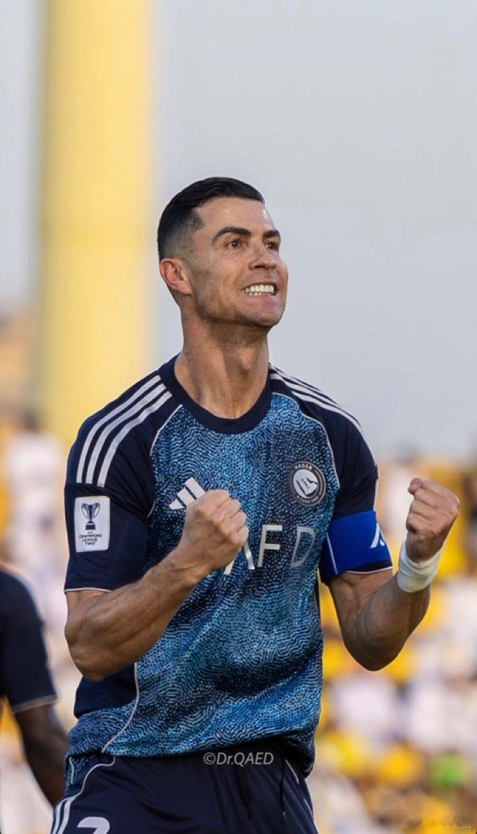 🚨克里斯蒂亚诺·罗纳尔多担任进攻型中场球员，打进了他的第969个进球，并为球队