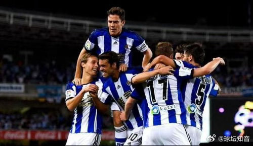 015 西甲 比利亚雷亚尔VS皇家社会足球        比利亚雷尔本赛季在西甲