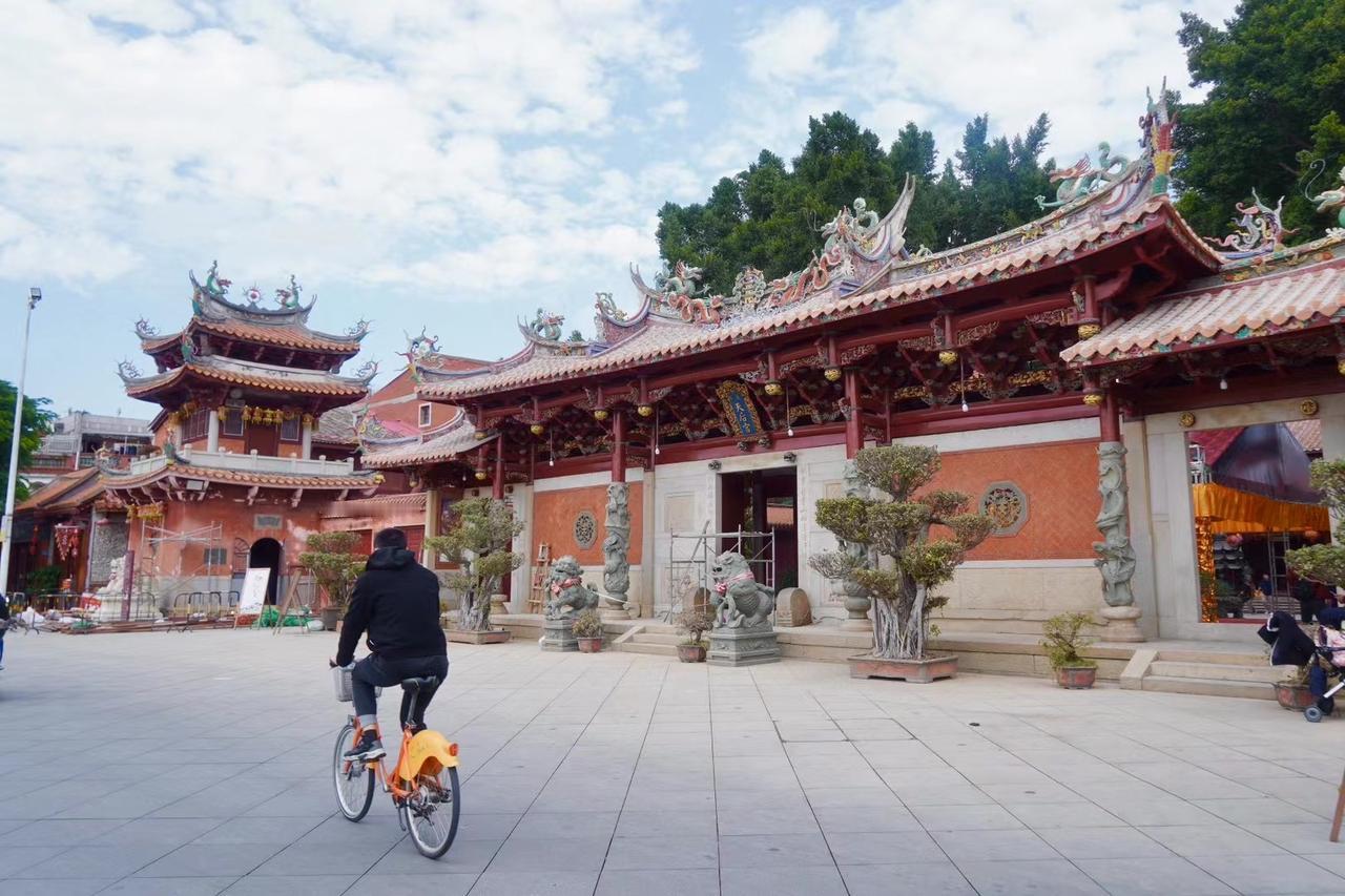 春暖花开，想出游的心又开始蠢蠢欲动。有着半城烟火半城仙美誉的泉州，从古到今，闽南