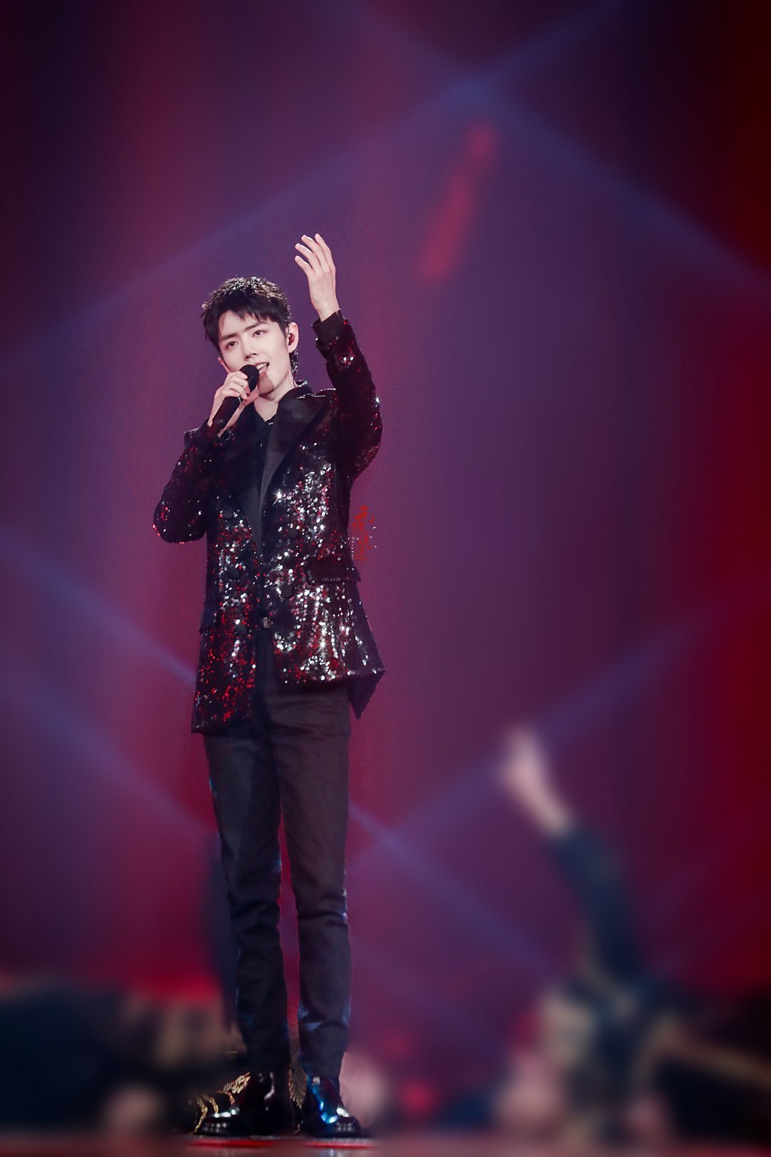 十日终焉预告播放量破亿🧨肖战两部戏冲上待播剧日榜前十巷口的卖花人，把春天捆成一