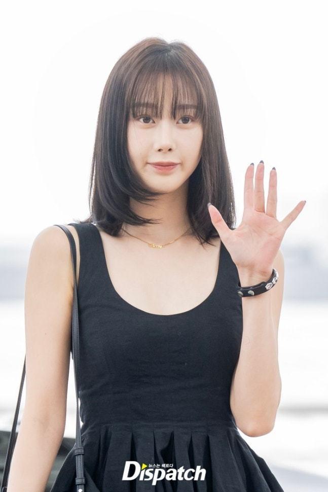 很奇怪的脸，说不上来动了哪里但是就是很怪 ​​​
