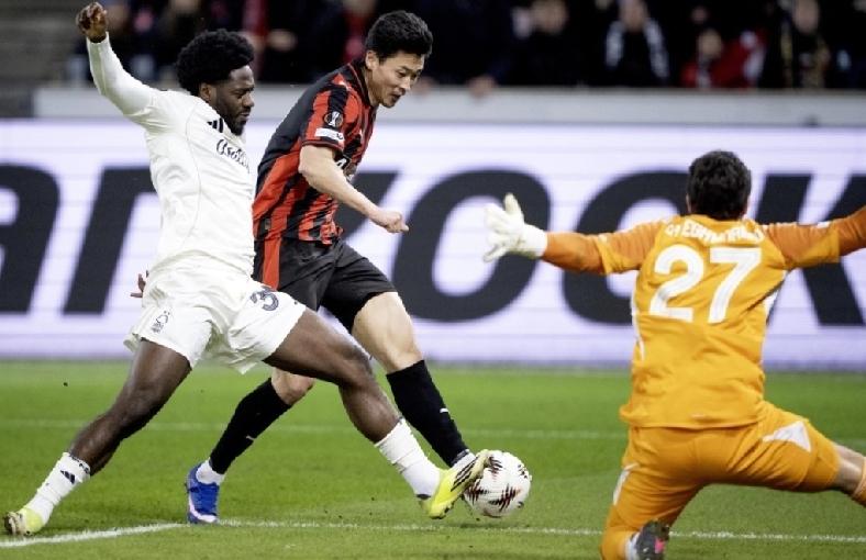 诺定咸森林在欧霸杯16强次回合客战丹麦的米迪兰特，法定时间2：1获胜，两回合总比