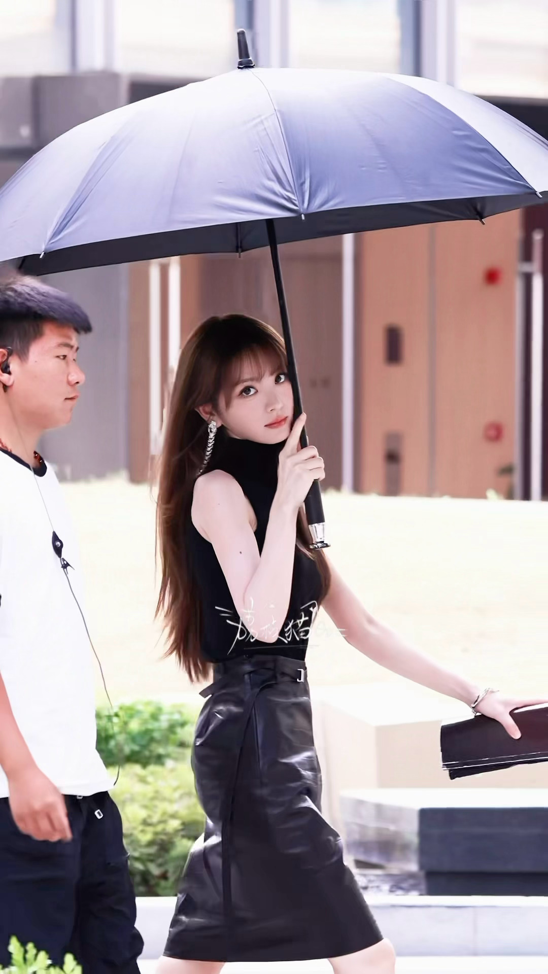我都腿软。。谁懂5s那个颠伞 ​​​