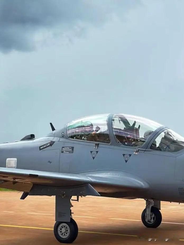 🇺🇾 乌拉圭完成首批A-29“超级巨嘴鸟”攻击机的接收

巴西已完成乌拉圭空