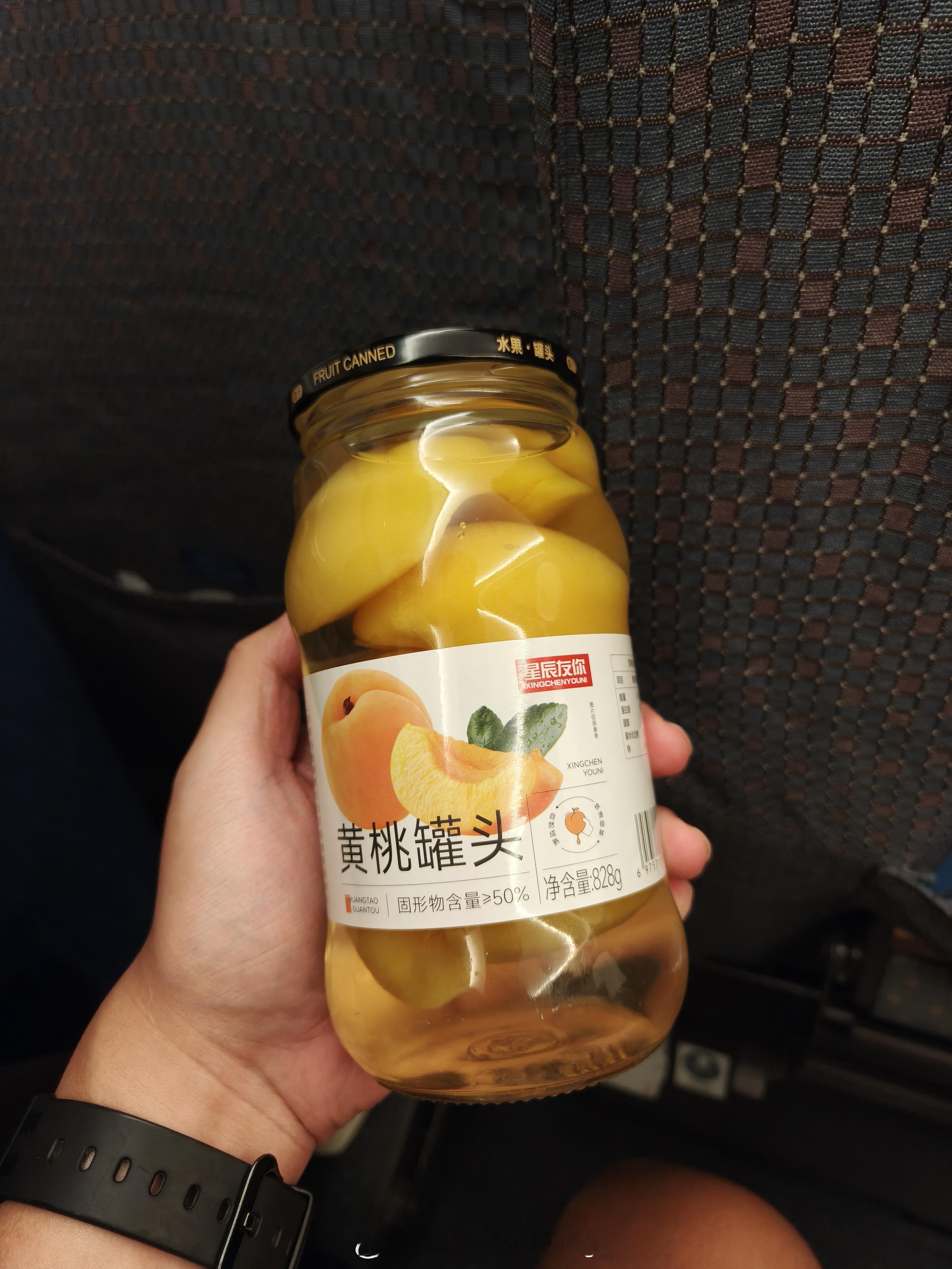 上一秒：高铁伙食之王就是我下一秒：乘务员同志，您有风炮么？ ​​​