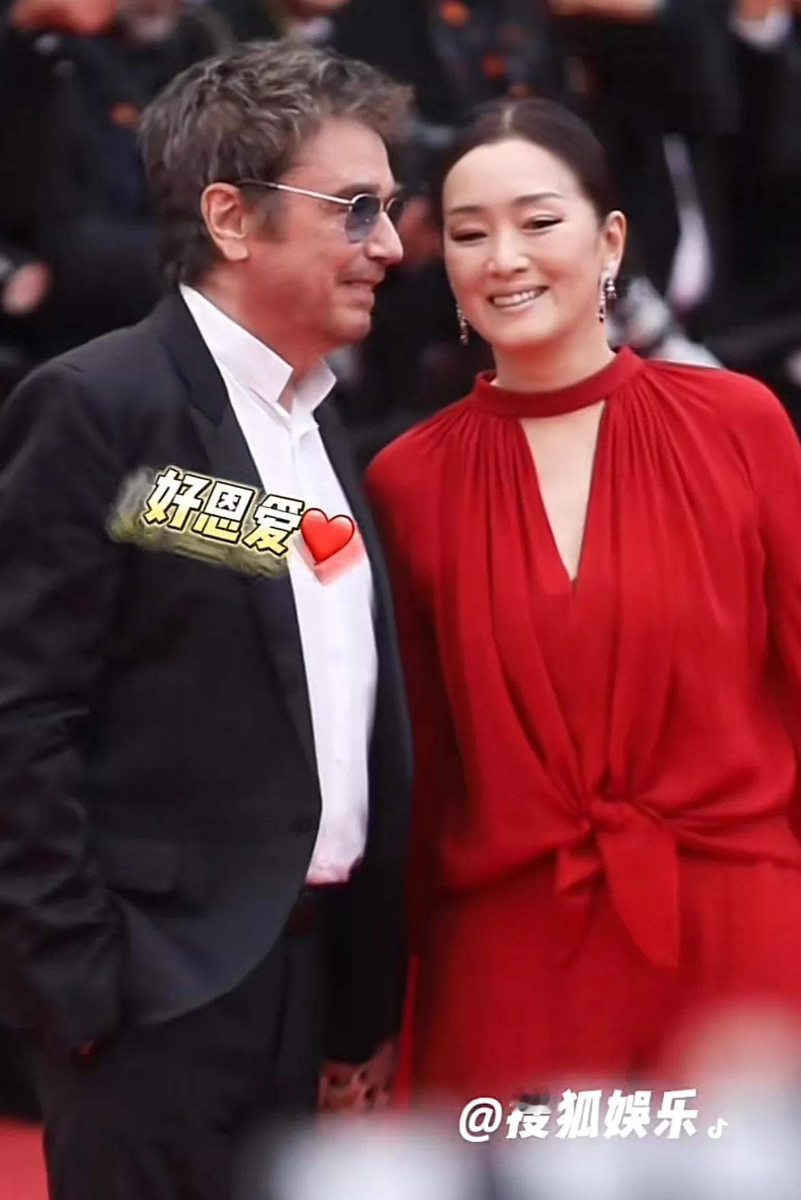 57岁的巩俐和她74岁的音乐家丈夫

男方真的一点也不显老，不像七十多岁的人，咋